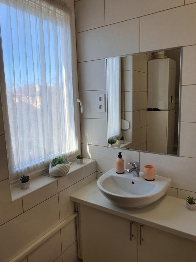 Bella Apartman Szegedin Exterior foto