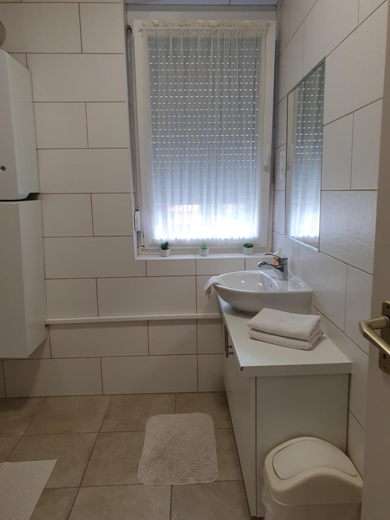 Bella Apartman Szegedin Exterior foto
