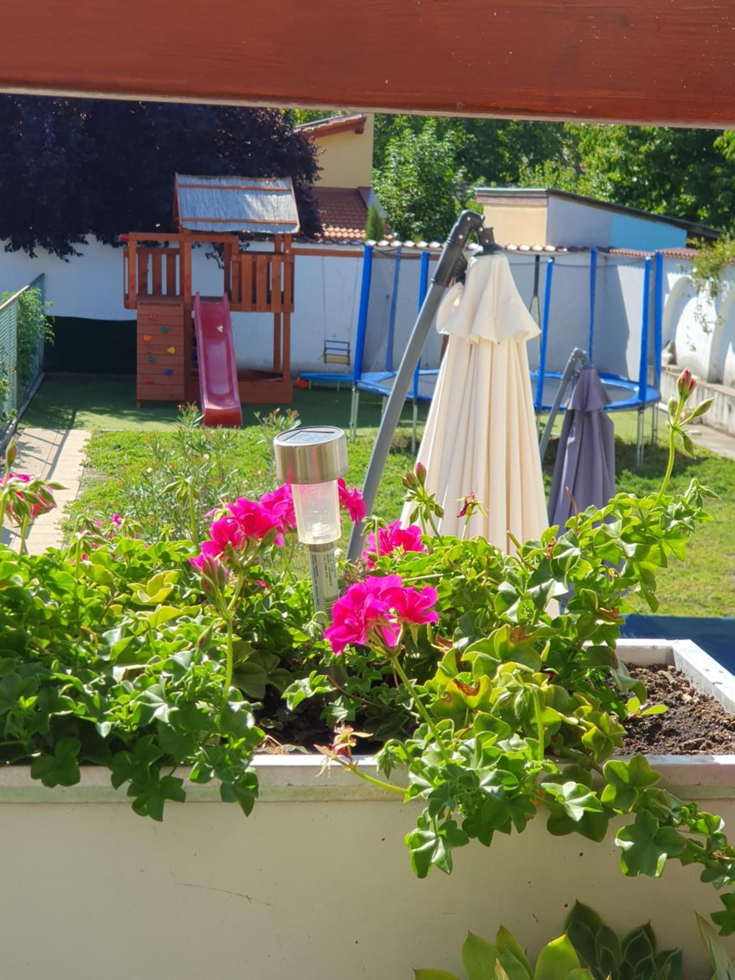 Bella Apartman Szegedin Exterior foto